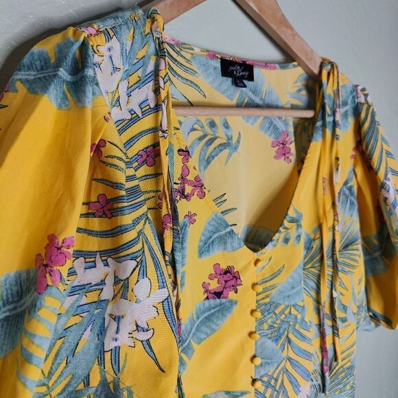 Milk & Honey Bubble Sleeve Tropical Print Crop Top - Picture 4 of 11